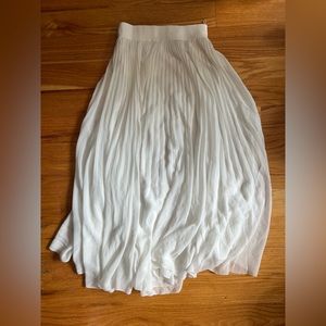 Aritzia Wilfred Midi Pleated Skirt